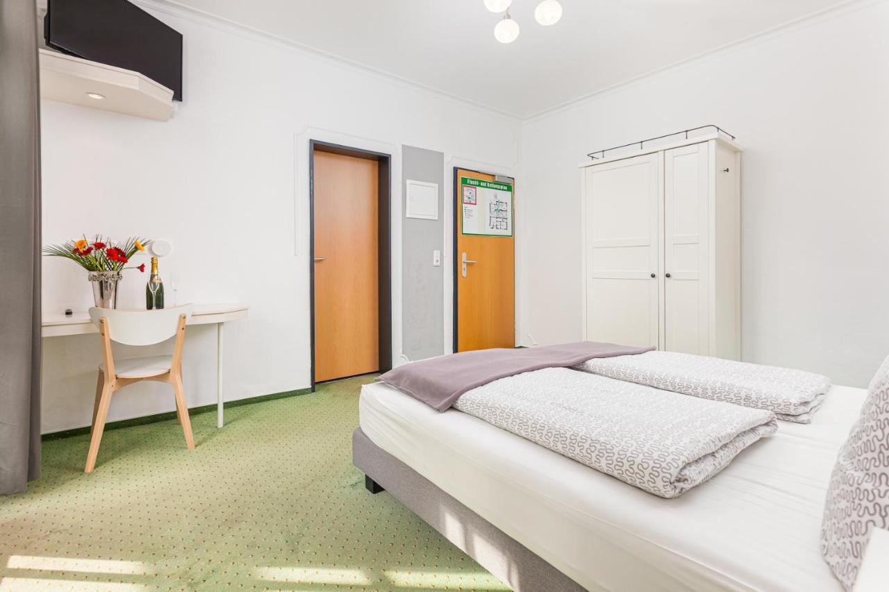 Gasthaus Und Hotel An Der Kost 하팅겐 외부 사진
