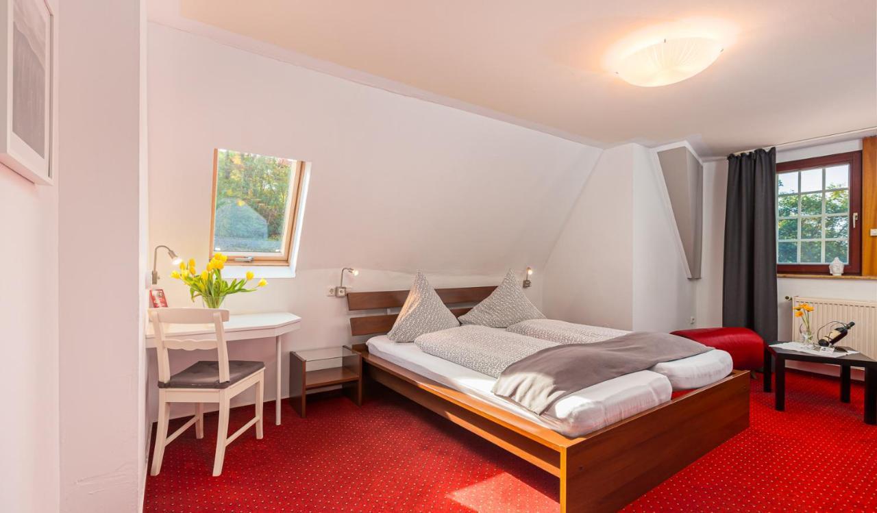 Gasthaus Und Hotel An Der Kost 하팅겐 외부 사진